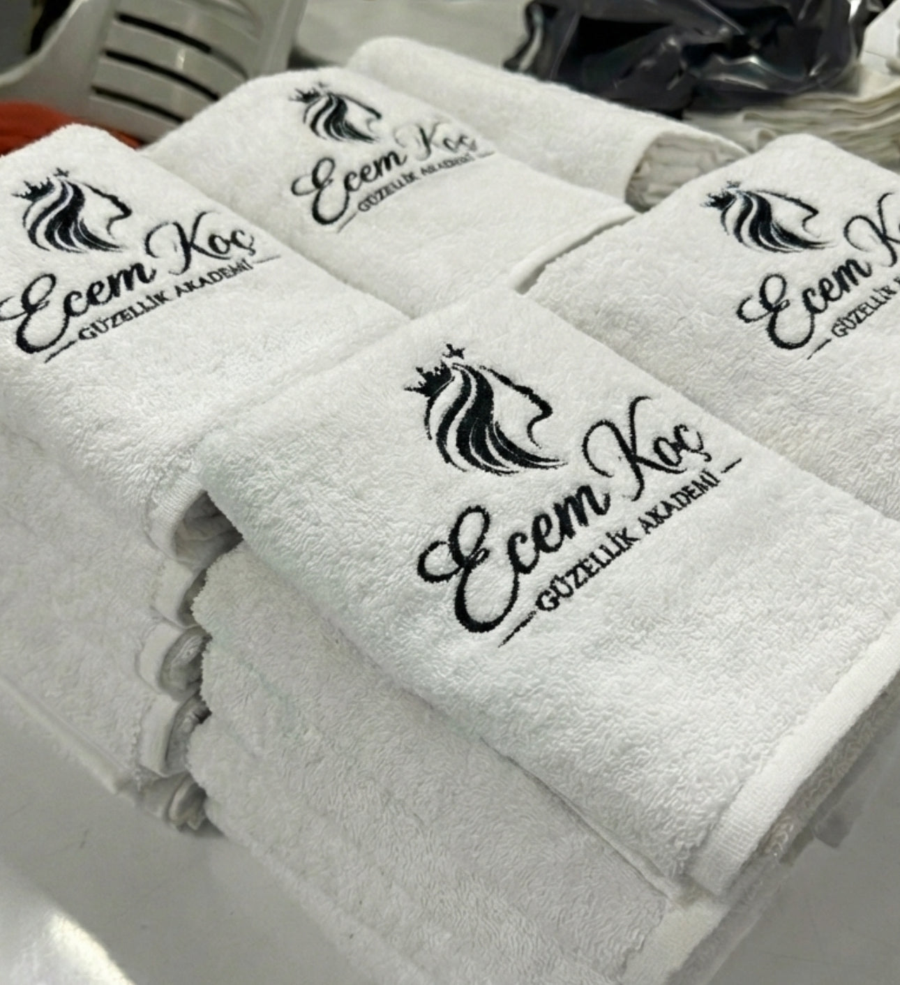 Havlu Setinde Kampanya - Logo Nakışlı 30 Parça Set